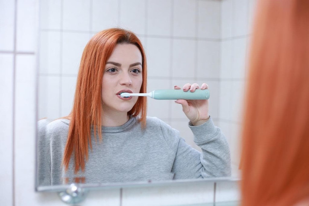 ¿Cuántas veces al día debemos lavarnos los dientes?