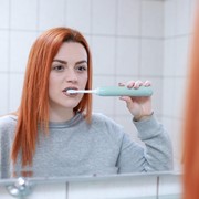 ¿Cuántas veces al día debemos lavarnos los dientes?