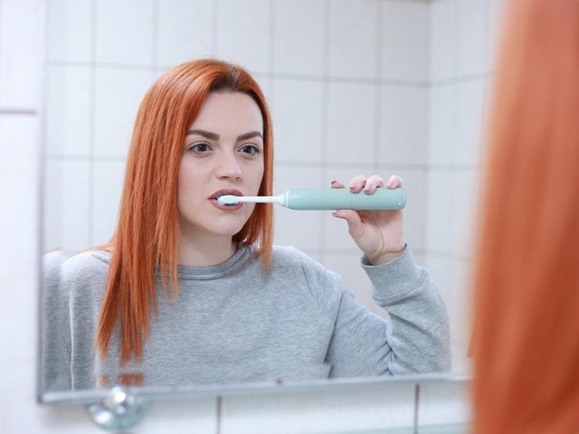 ¿Cuántas veces al día debemos lavarnos los dientes?