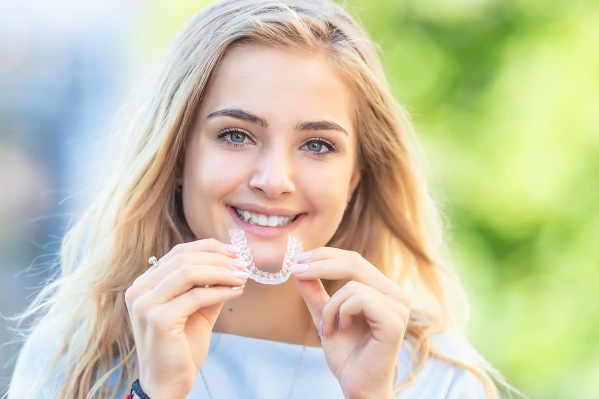 Colocar aparato de dientes en Culleredo